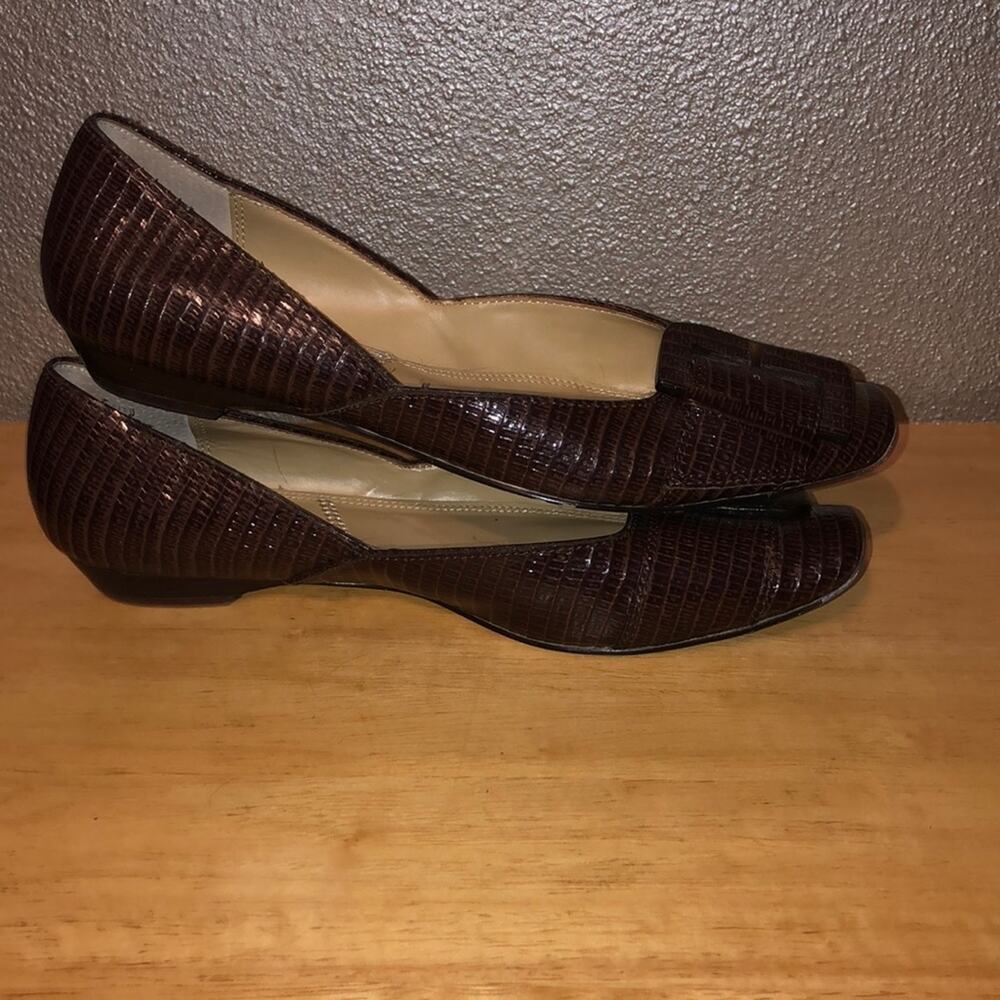 Tahari Jules Preppy Academia Edgy Brown Faux Croc Flats 7.5M